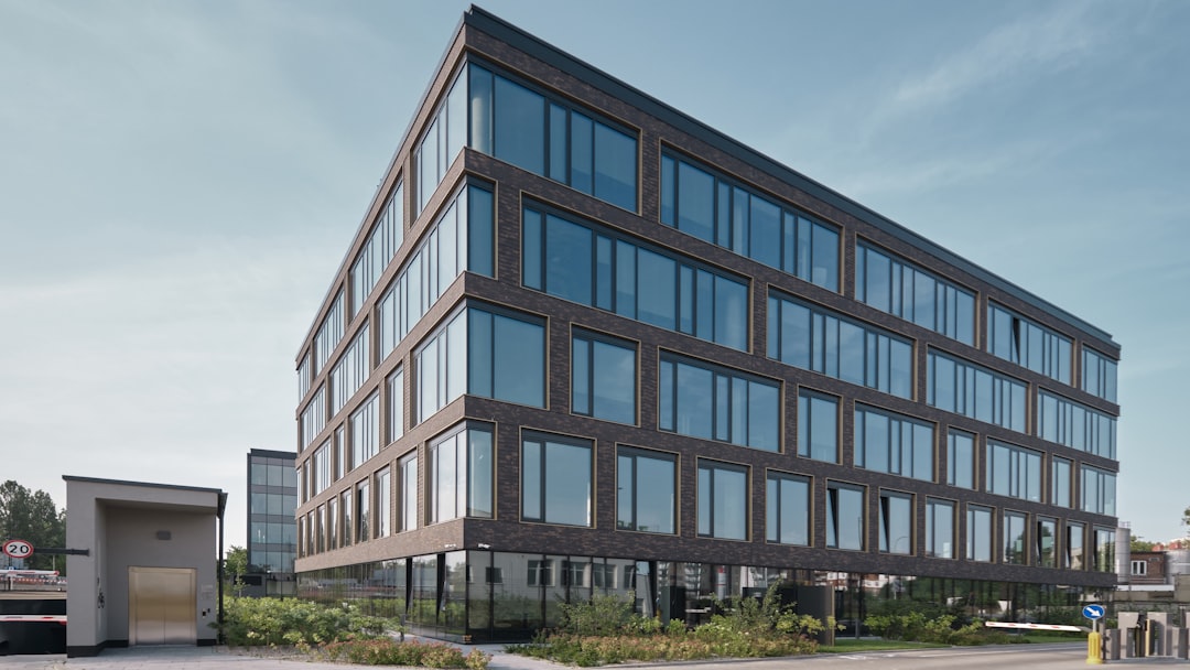 Virtuelle Begehung für Gewerbeimmobilien: So sparen Makler Zeit
